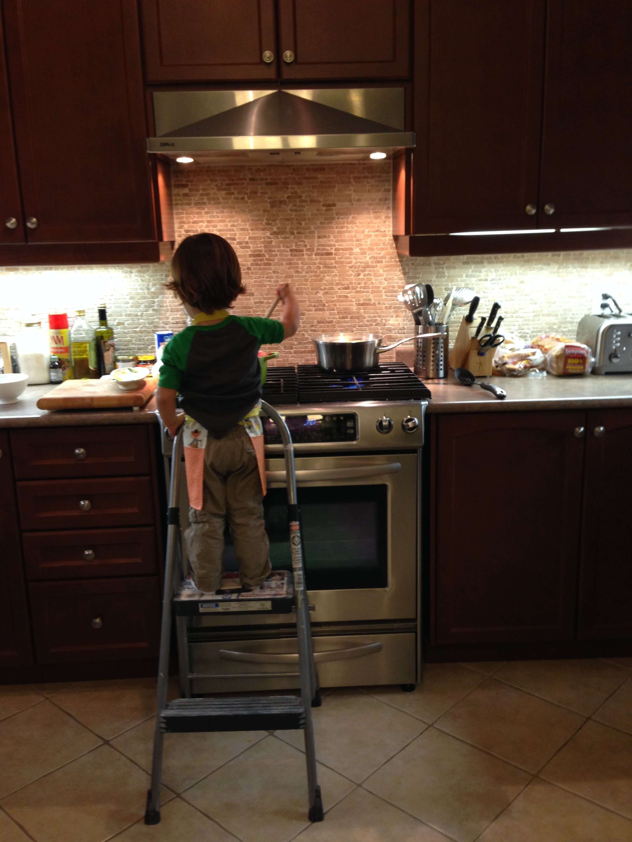 Cooking 101 for the Mini Chef www.juliemiguel.com
