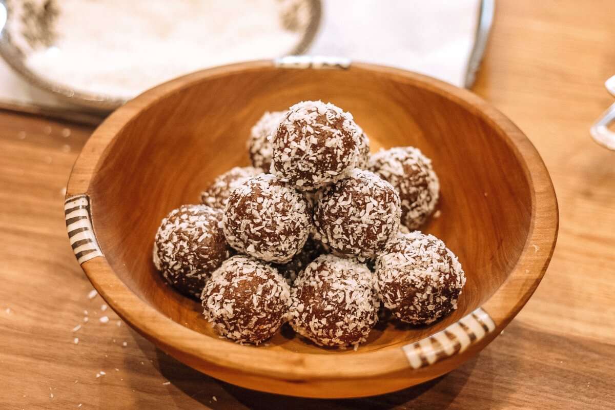 Healthy chocolate bites recipe by julie miguel of Dailytiramisu.com